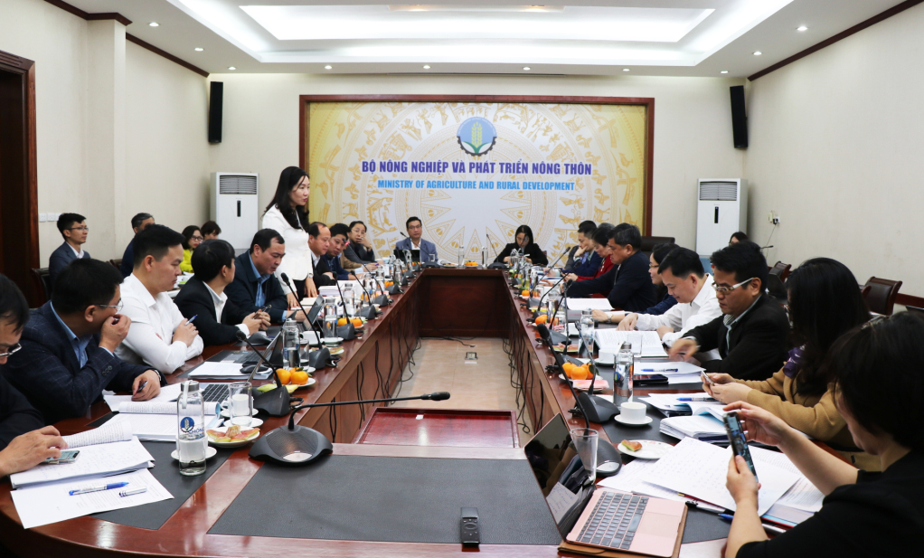 Đồng chí Nguyễn Thị Hạnh, Phó Chủ tịch UBND tỉnh, trưởng đoàn công tác tỉnh Quảng Ninh làm việc với Hội đồng thẩm định trung ương.