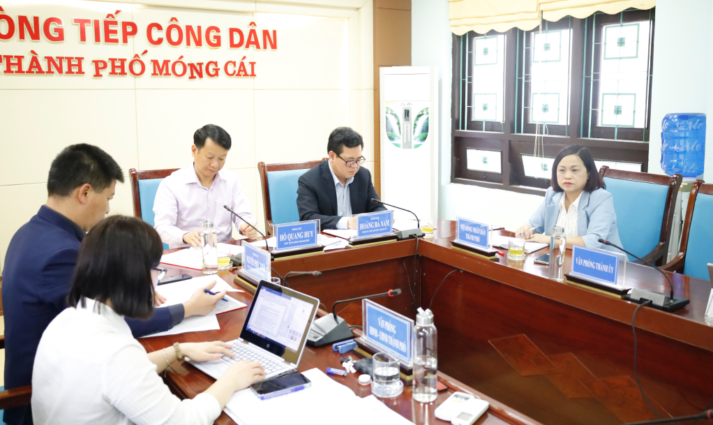 Bí thư Thành ủy Móng Cái Hoàng Bá Nam tiếp công dân thường kỳ tháng 3/2023.