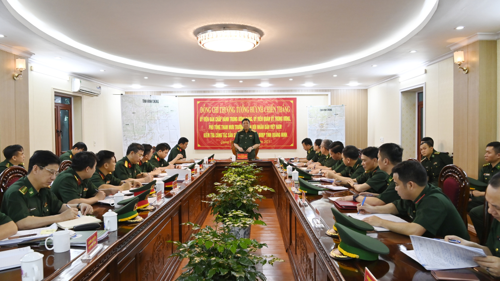 Đoàn công tác của Bộ Tổng tham mưu kiểm tra công tác SSCĐ tại BĐBP tỉnh Quảng Ninh