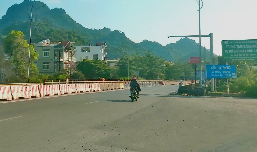 Sau khi có kiến nghị của cử tri, điểm mở quay đầu sang khu vực Trạm Đăng kiểm xe cơ giới đường bộ Quảng Ninh ở phường Hà Phong, TP Hạ Long, đã được đóng lại nhằm đảm bảo ATGT.