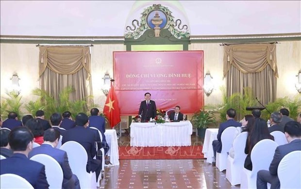 NA Chairman meets Vietnamese community in Cuba hinh anh 2