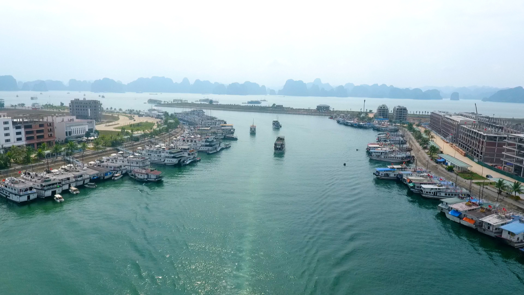 Cảng tàu khách quốc tếTuần Châu được đầu tư hiện đại. Ảnh Lê Nam