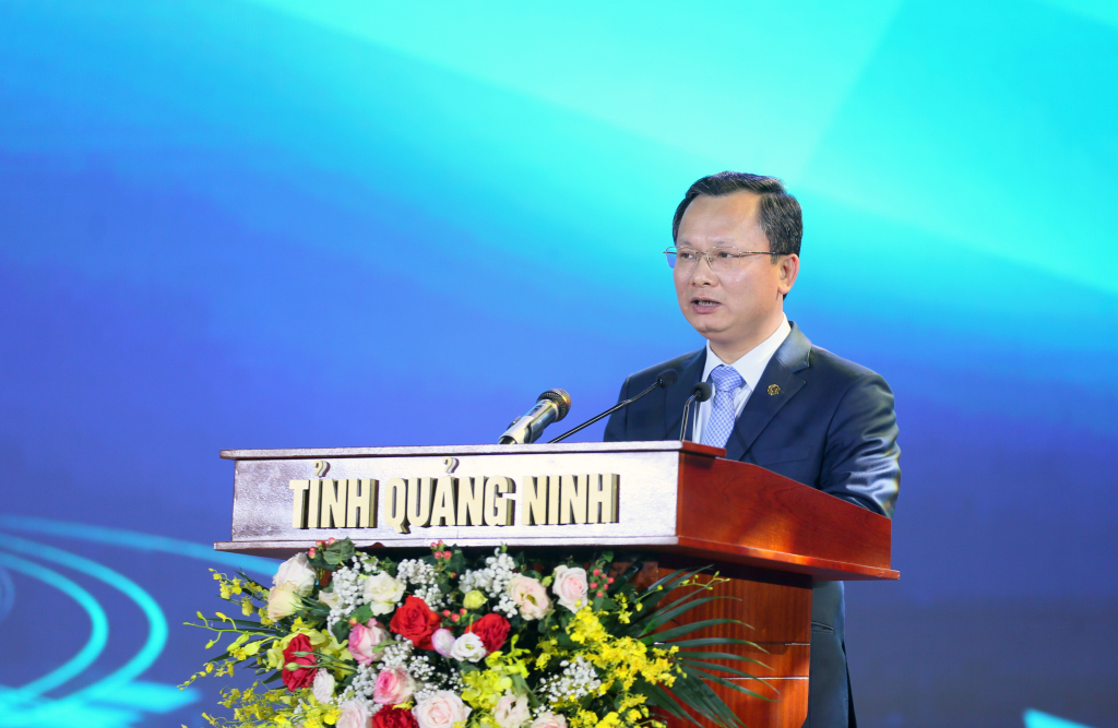 Đồng chí Cao Tường Huy, Quyền Chủ tịch UBND tỉnh, phát biểu kết luận hội nghị.