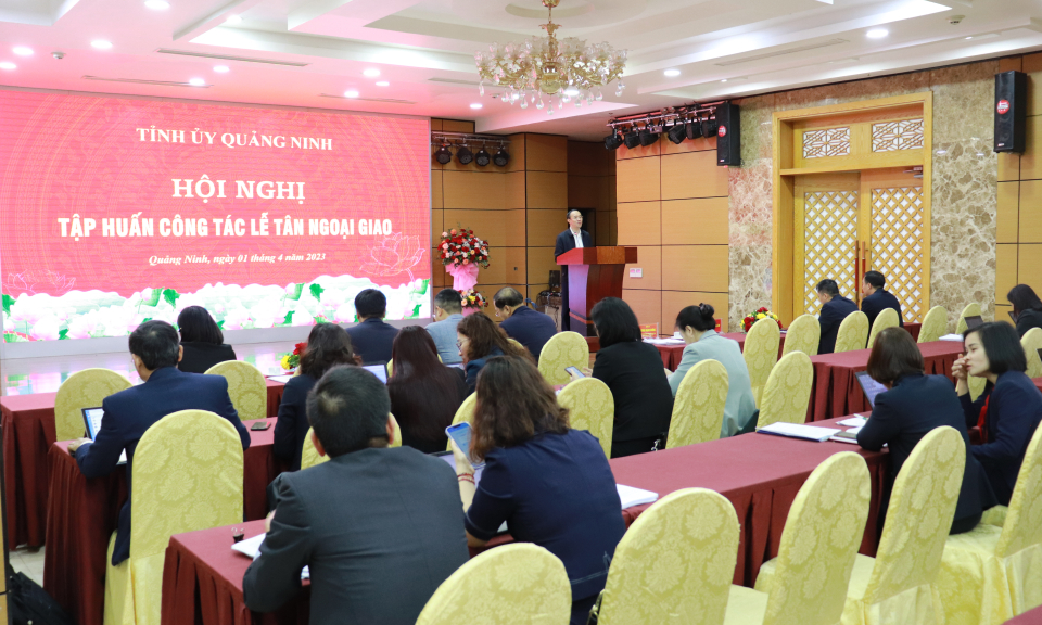 Tập huấn công tác lễ tân ngoại giao
