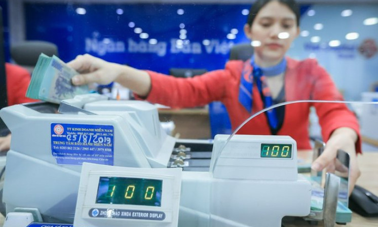 Lãi suất tiền gửi đồng loạt giảm mạnh