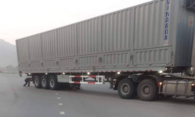 Va chạm với xe đầu kéo, người đàn ông tử vong tại chỗ