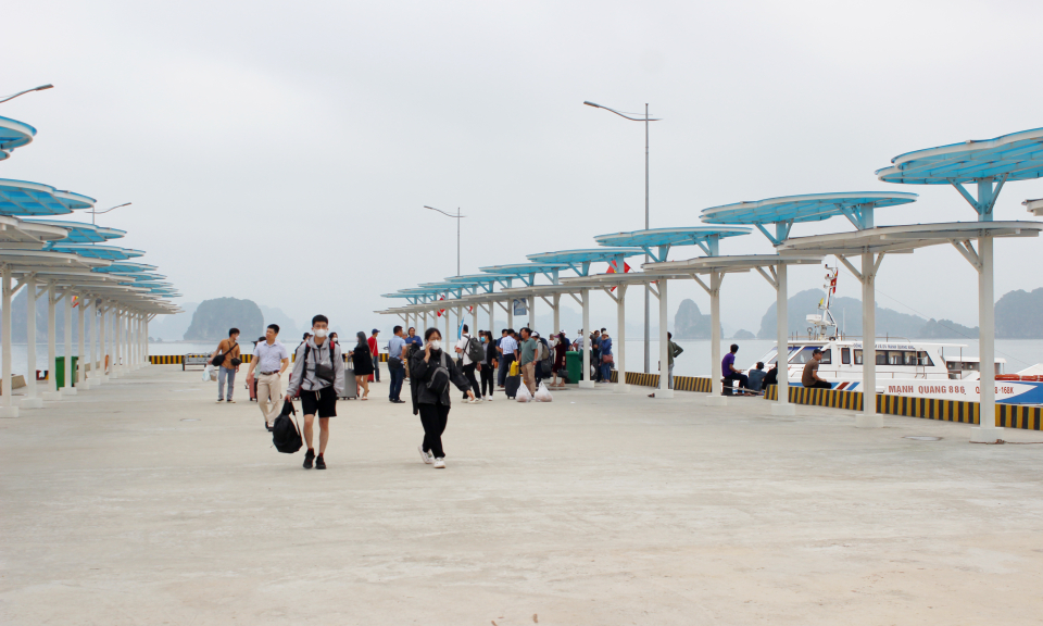 Hỗ trợ tối đa cho các phương tiện di chuyển từ Cảng Cái Rồng sang Bến cảng cao cấp Ao Tiên 