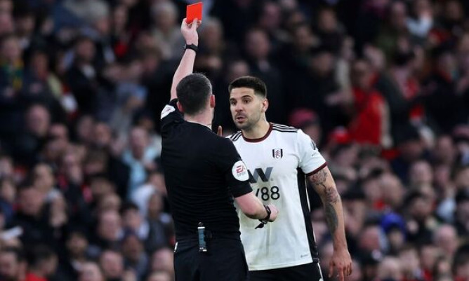 FA ra 4 án phạt nặng sau sự cố ở trận M.U - Fulham