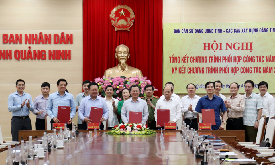 Ban Cán sự Đảng UBND tỉnh và các Ban Xây dựng Đảng Tỉnh ủy ký kết chương trình phối hợp công tác