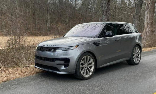 Triệu hồi hơn 2 nghìn chiếc Range Rover do nguy cơ cháy nổ