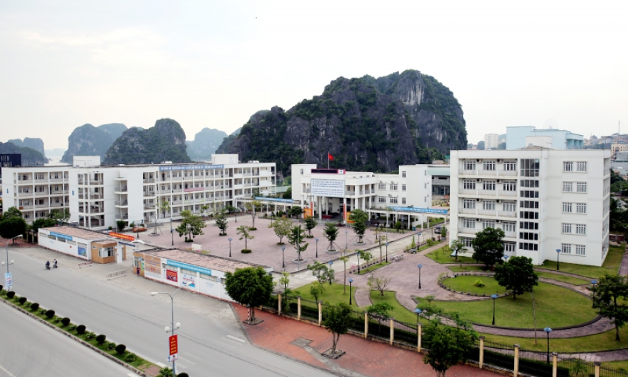 Trường Chuyên Hạ Long tuyển sinh 2 lớp không chuyên, 11 lớp chuyên năm học 2023-2024