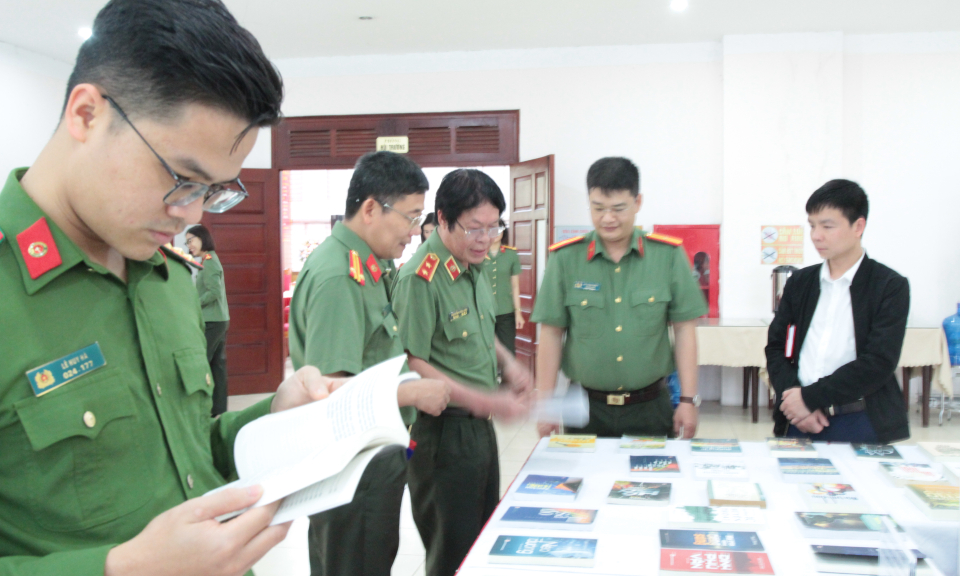 Khai mạc trại sáng tác cuộc thi viết về đề tài “Vì an ninh Tổ quốc và bình yên cuộc sống”