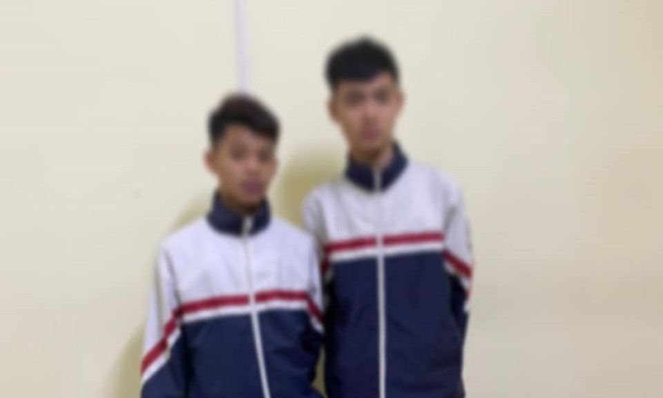 Tạm giữ 2 đối tượng cướp điện thoại tại khu vực cổng trường học