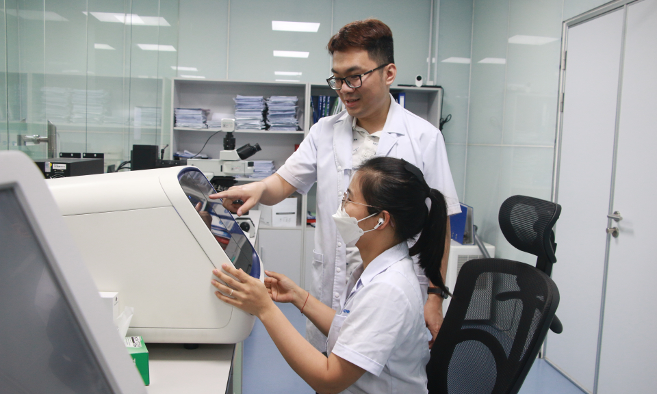 Bác sĩ trẻ đam mê nghiên cứu khoa học