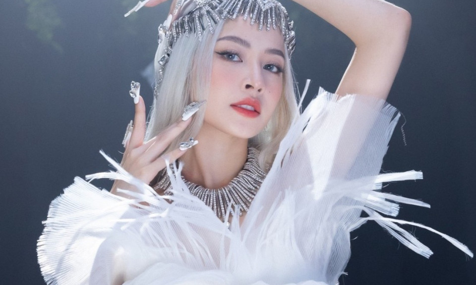 Chi Pu có gì để 'đạp gió' ở Trung Quốc?