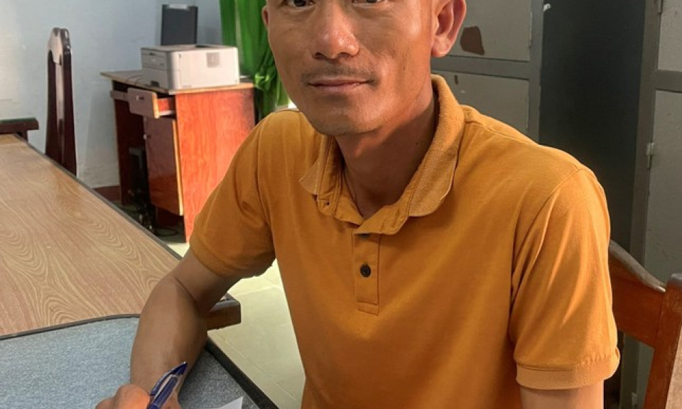 Rút dao chém bố người yêu vì bị nhắn tin chia tay