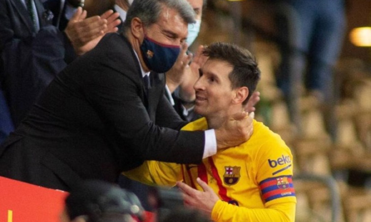 Messi chờ Laporta liên hệ