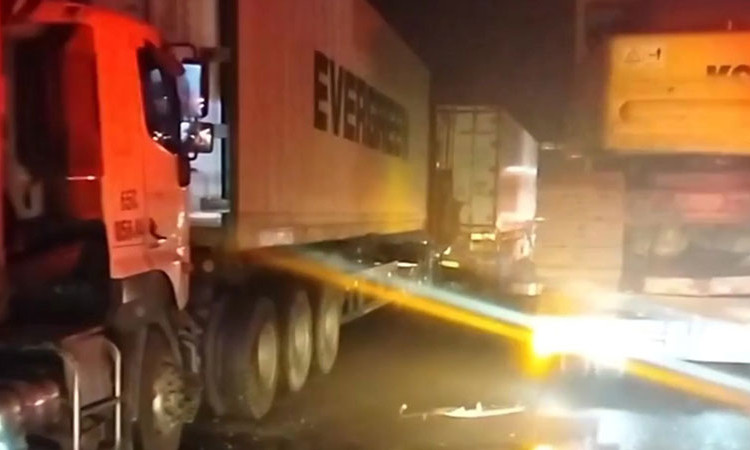 4 xe đầu kéo va chạm liên hoàn trên cao tốc TP Hồ Chí Minh - Trung Lương
