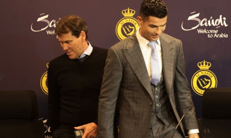 HLV Al Nassr bất ngờ bị sa thải vì mâu thuẫn với Ronaldo