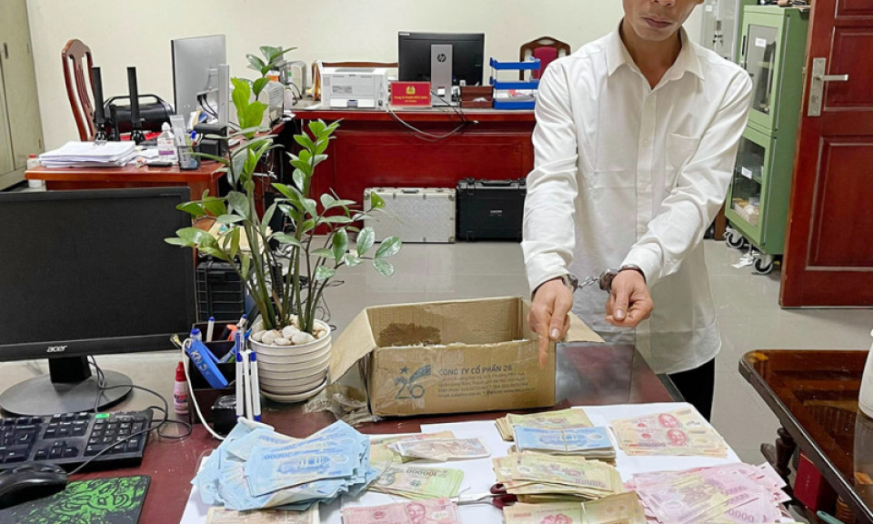 Mang kìm phá két trộm cả trăm triệu đồng tiền công đức chùa Tứ Giáp
