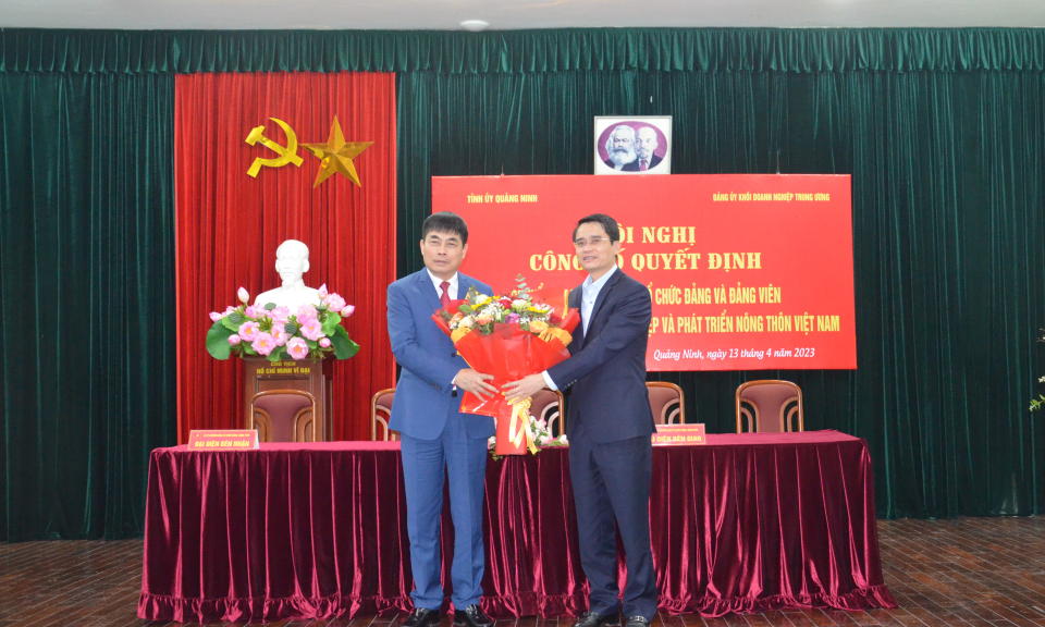 Hội nghị chuyển giao, tiếp nhận tổ chức đảng và đảng viên của các chi nhánh Agribank tại Quảng Ninh
