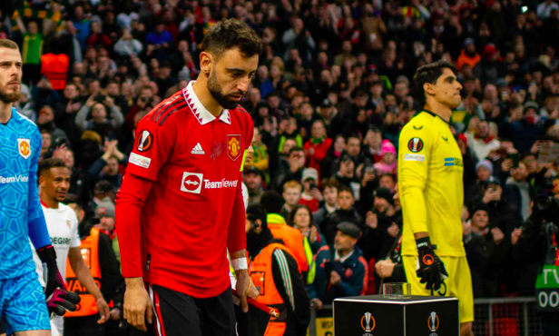 CHÍNH THỨC! M.U đón cú sốc Bruno Fernandes sau trận hòa Sevilla