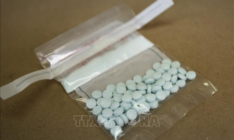 Mỹ trừng phạt các công ty Trung Quốc sản xuất trái phép thuốc giảm đau fentanyl