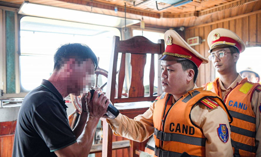 Thuyền trưởng tàu 700 tấn vi phạm nồng độ cồn