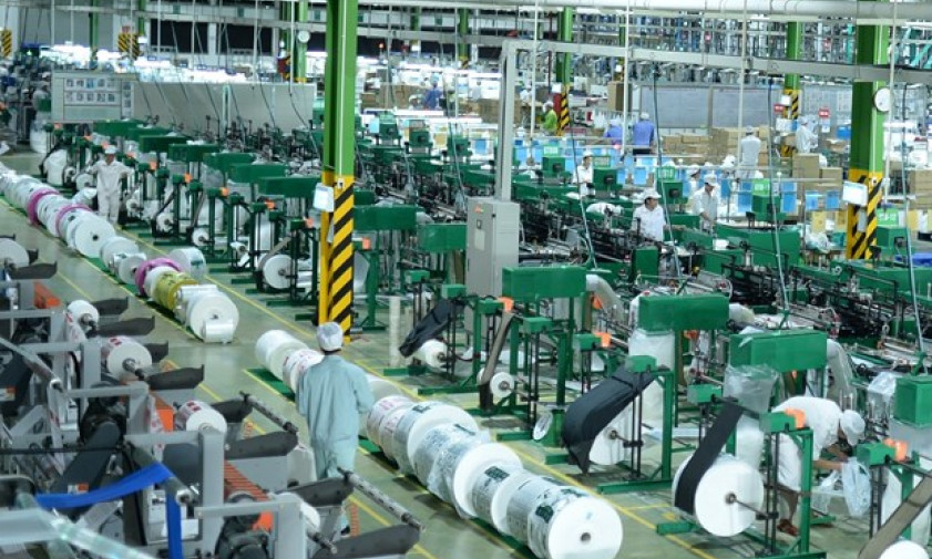 Phát triển công nghiệp: Hóa giải thách thức, ứng phó cú sốc bên ngoài