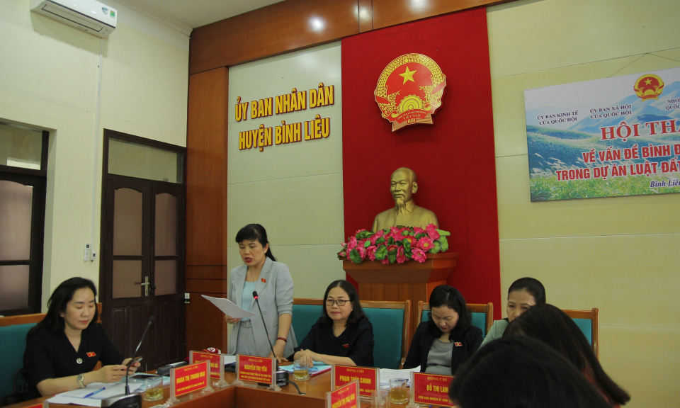 Vấn đề giới qua lấy ý kiến ở địa phương vào dự án Luật Đất đai (sửa đổi)