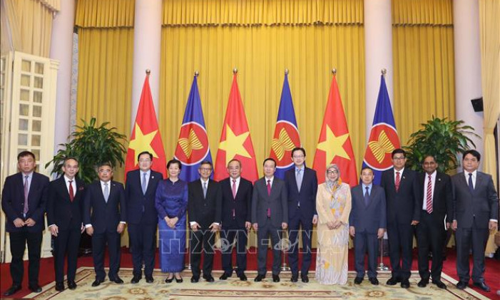 Chủ tịch nước Võ Văn Thưởng tiếp Đại sứ các nước ASEAN đến chào và chúc mừng  