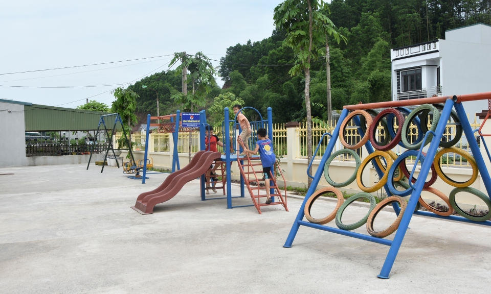 Xây dựng sân vui chơi cho thiếu nhi