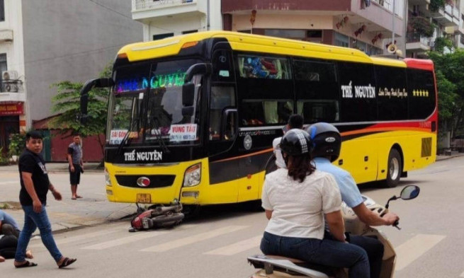 Bị cuốn vào gầm xe khách sau va chạm, một phụ nữ ở Bắc Giang tử vong