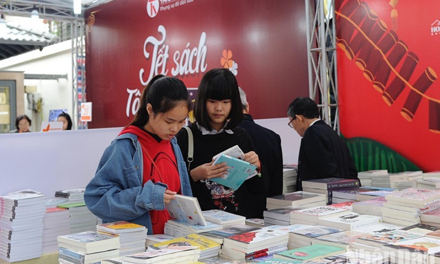Khuyến khích, tôn vinh văn hóa đọc