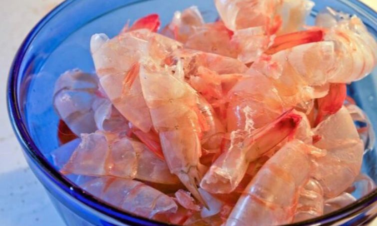 "Chữa" dị ứng bằng đốt vỏ tôm uống, cô gái 17 tuổi nguy kịch