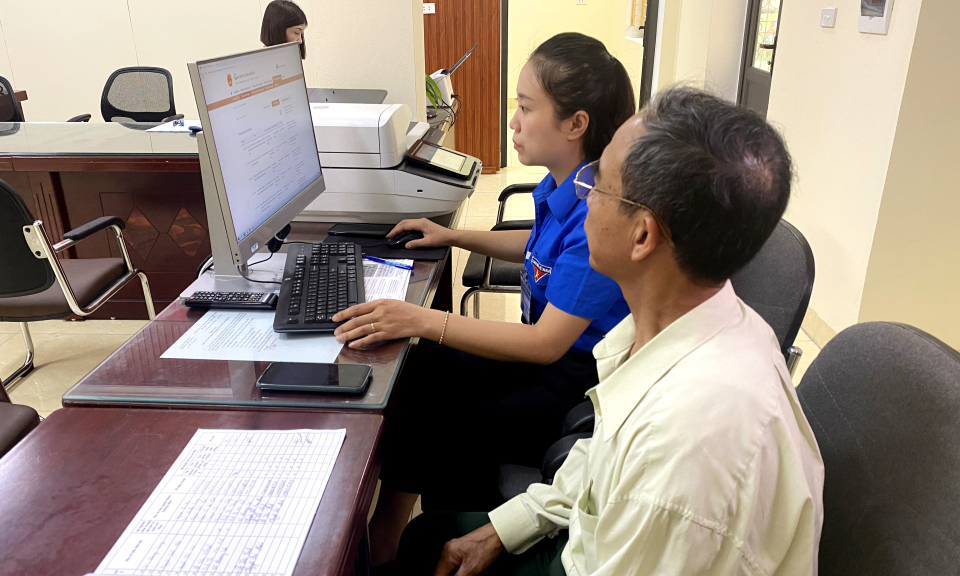 Nỗ lực hỗ trợ người dân tiếp cận môi trường số