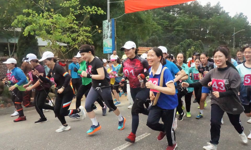汪秘市迎来夏季旅游旺季