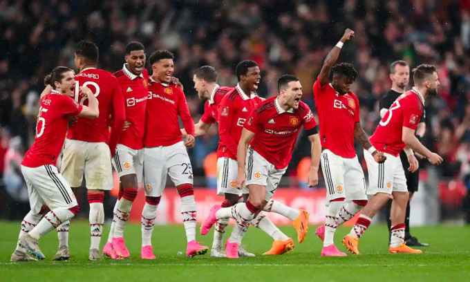 Man Utd vào chung kết Cup FA