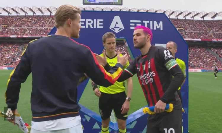 Napoli hạ Juventus ở phút bù thứ 3