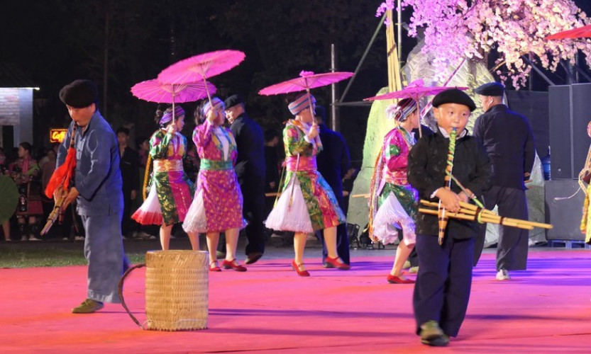 Ha Giang hosts H'Mong flute festival and culinary festival