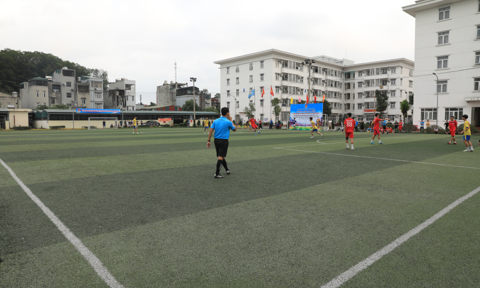 Khai mạc Giải bóng đá nam phong trào năm 2023 Công ty Than Hòn Gai