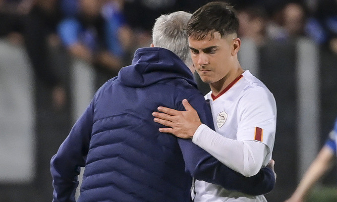 Roma thua trong trận thứ 100 với Mourinho