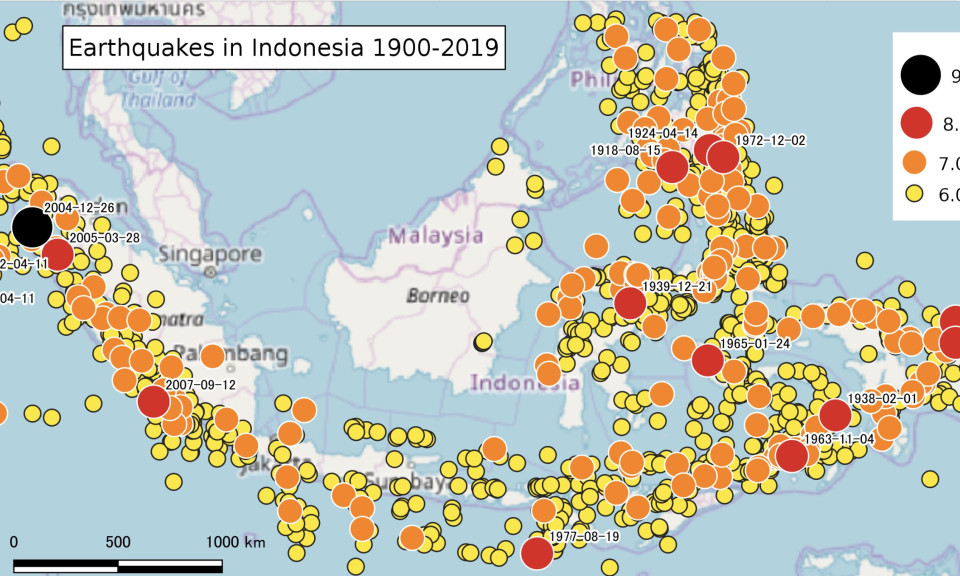 Động đất 7,3 độ tấn công Indonesia, cảnh báo sóng thần được bật