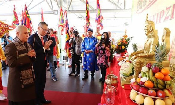 Hung Kings' death anniversary commemorated in Canada, Germany