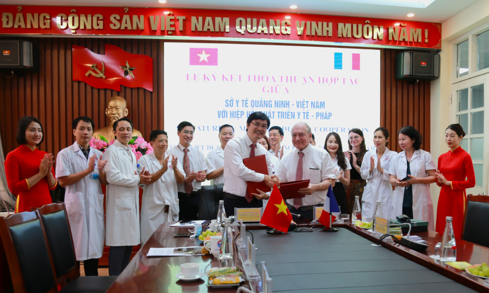 Đẩy mạnh hợp tác quốc tế trong đào tạo nhân lực y tế