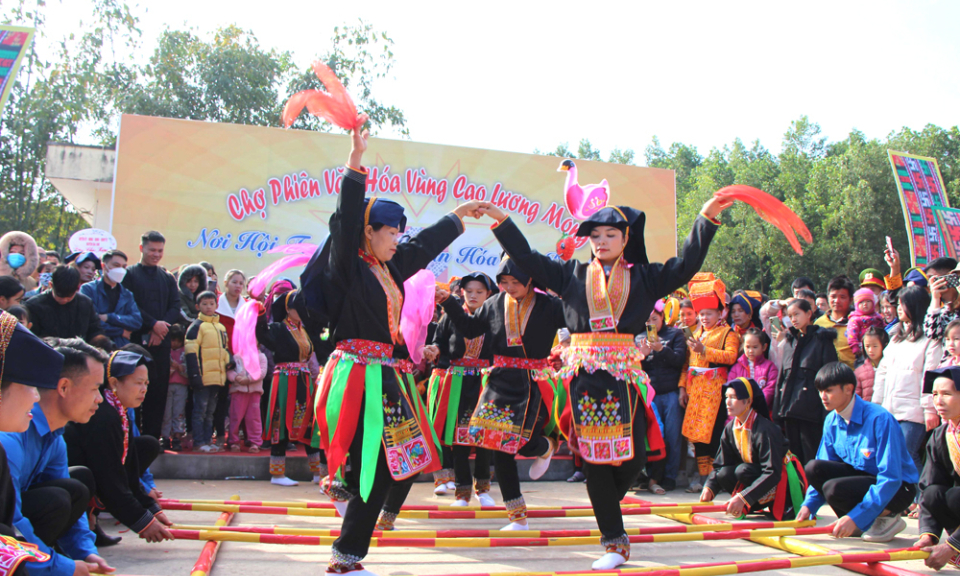 Luong Mong highland market preserves ethnic culture