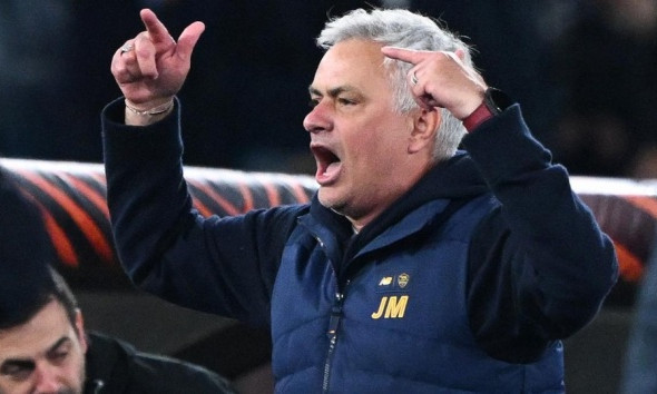 Mourinho có thể rời Roma