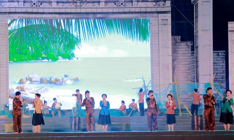 Intangible cultural heritages gather in the ancestral land
