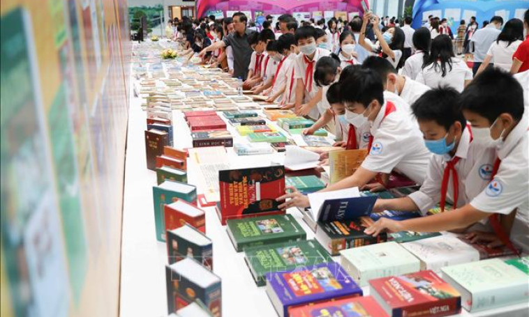 Dự kiến phát hành sách giáo khoa mới lớp 4, 8 và 11 từ ngày 15/6 