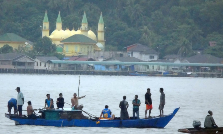 Chìm tàu cao tốc chở 78 người tại Indonesia, ít nhất 11 người thiệt mạng